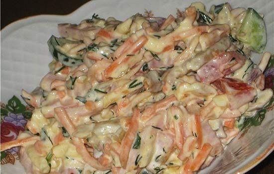 Салат из корейской моркови ветчины и куриной грудки