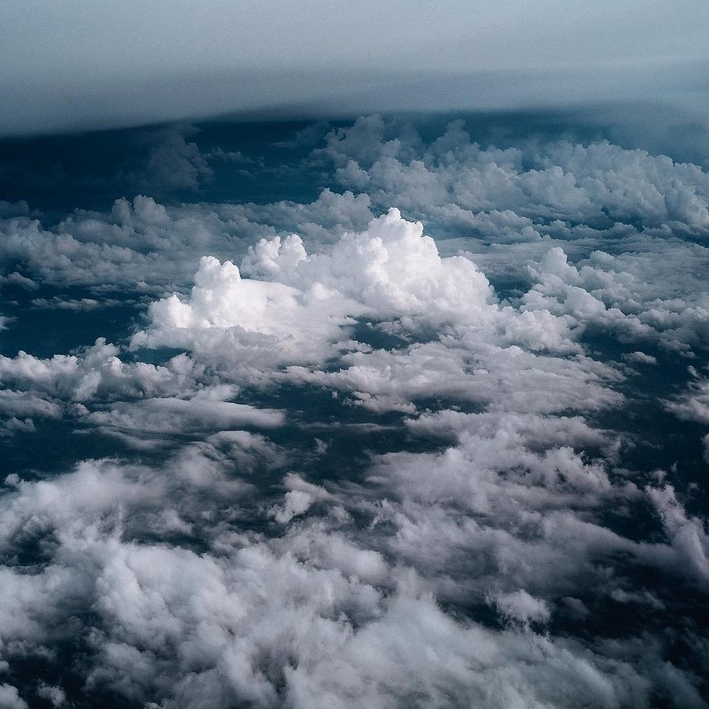 W cloud. Над облаками. Shot над облаками. Над облаками реалистично. Казахстан над облаками.