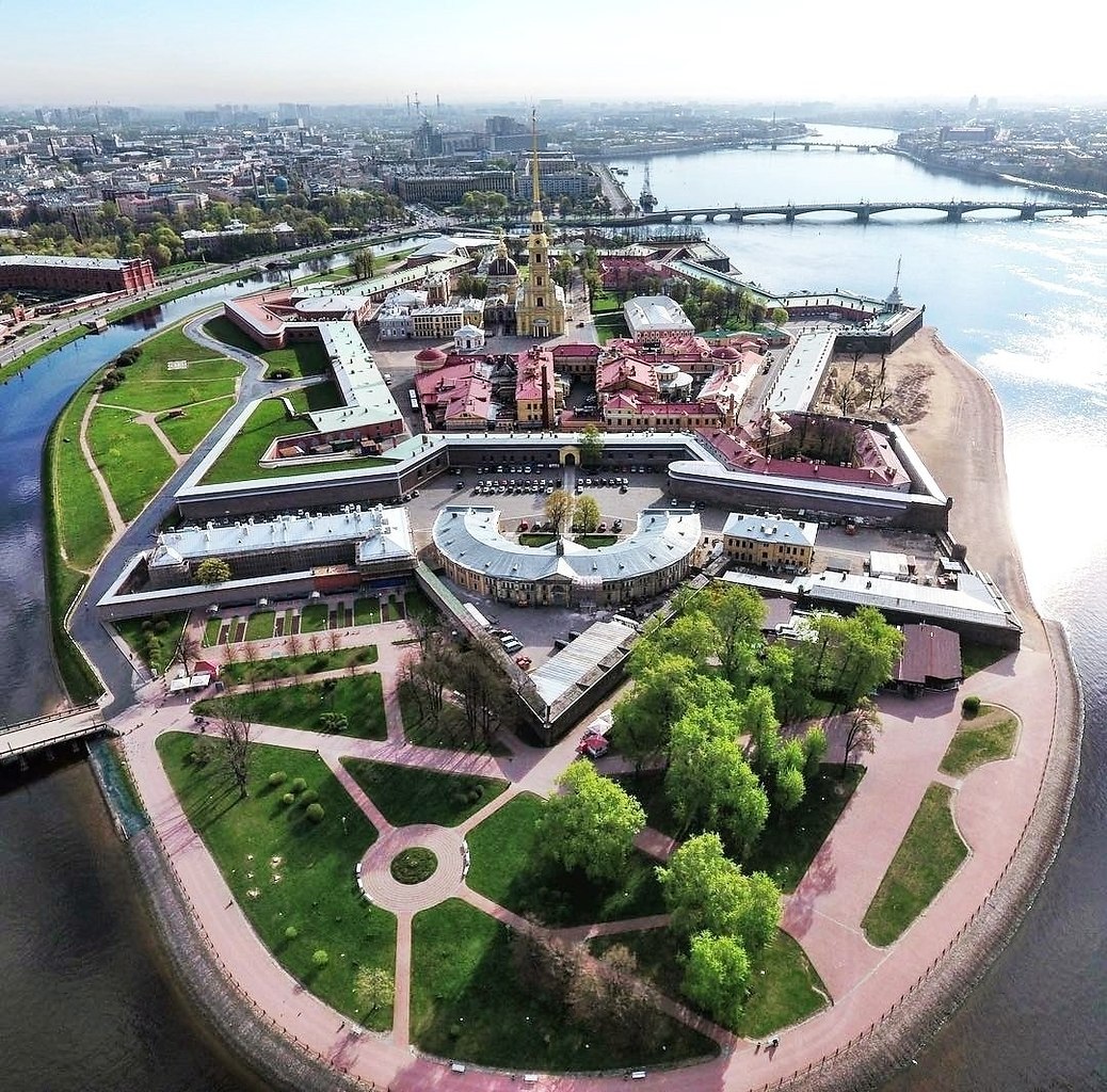 Петропавловская крепость сверху фото в санкт петербурге