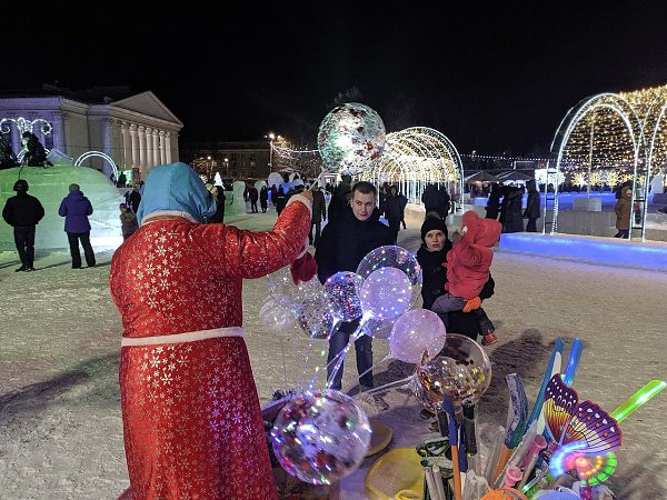 Театральная площадь сейчас