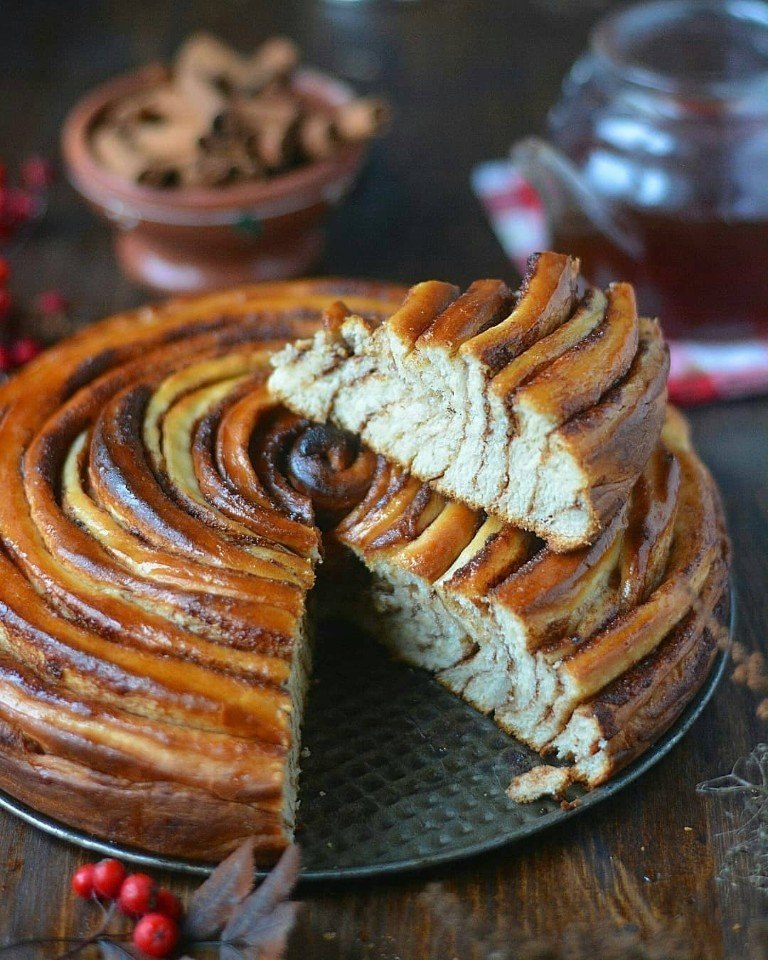 Шотландский спиральный пирог с карамелью