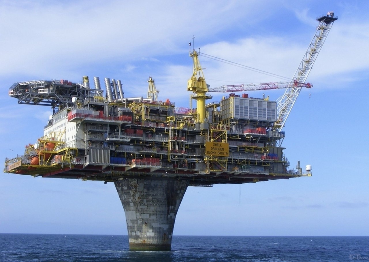 Морская буровая платформа. Нефтяная платформа Драуген. Платформа Петрониус. Нефтедобывающая морская платформа Хайберния. Нефтедобывающая платформа «нефтяные камни».