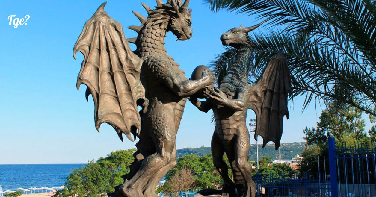 Памятник Варна влюбленные драконы