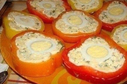 9 Новогодних закусок! 1) Закусочка вкусная Ингредиенты: Свежие помидоры - 0,5 кг. или 4 средние Лук ... - 6