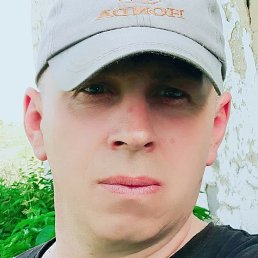 Vasil, 51, 