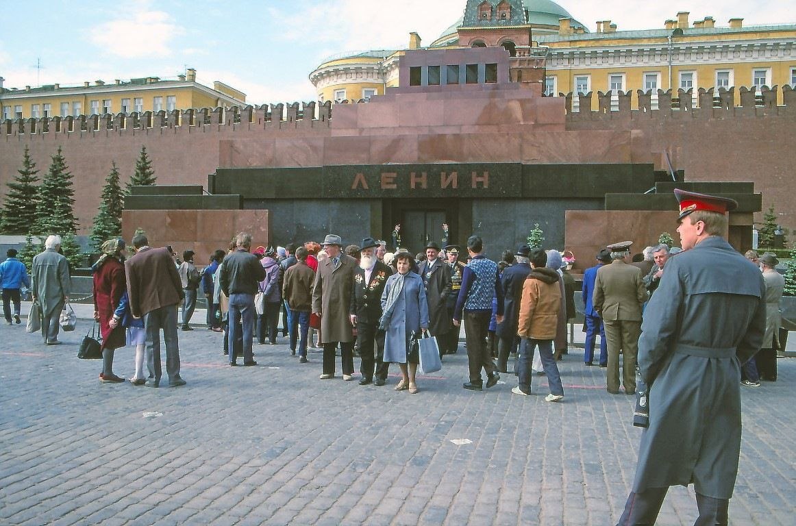 Фото сталина на красной площади