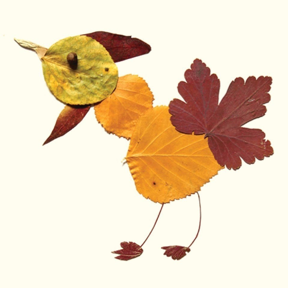 Фигура из осенних листочков