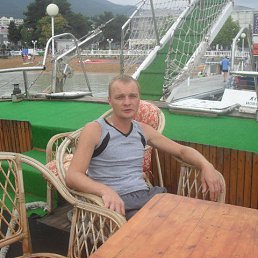 Олег, 46 лет, Крестцы