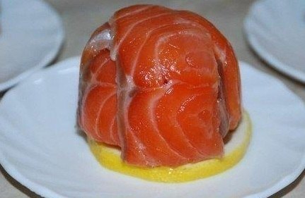9 Новогодних закусок! 1) Закусочка вкусная Ингредиенты: Свежие помидоры - 0,5 кг. или 4 средние Лук ... - 7
