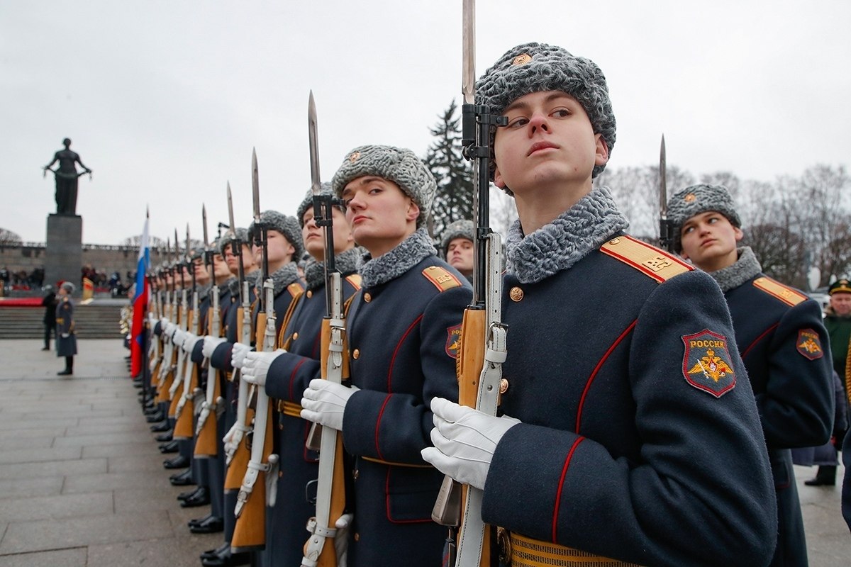 Войска под питером. Рота почетного караула Питер. Рота почетного караула Санкт-Петербург 2023. Рота почетного караула ЗВО. Рота почетного караула Ленинградского военного округа.