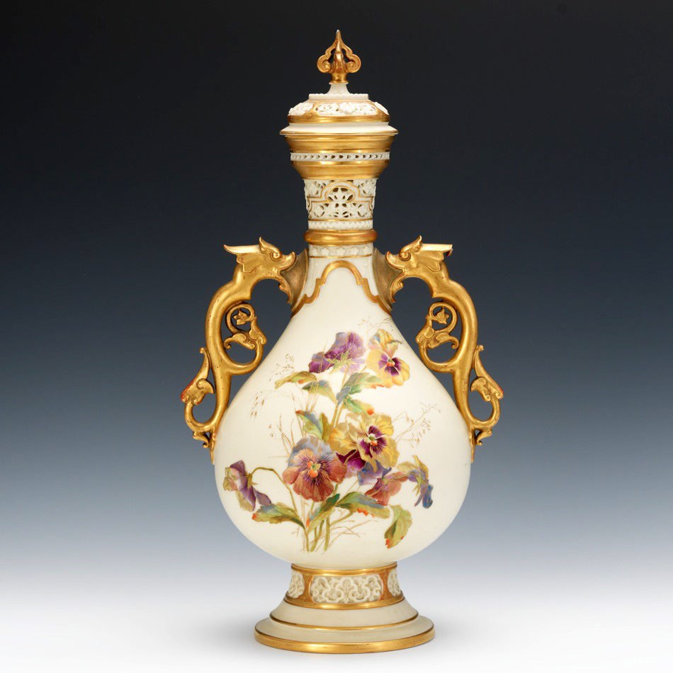 Фарфора кайзер. Фарфор Роял Ворчестер. Royal Worcester английский фарфор. Роял Вустер фарфор. Королевский вустерский фарфор.