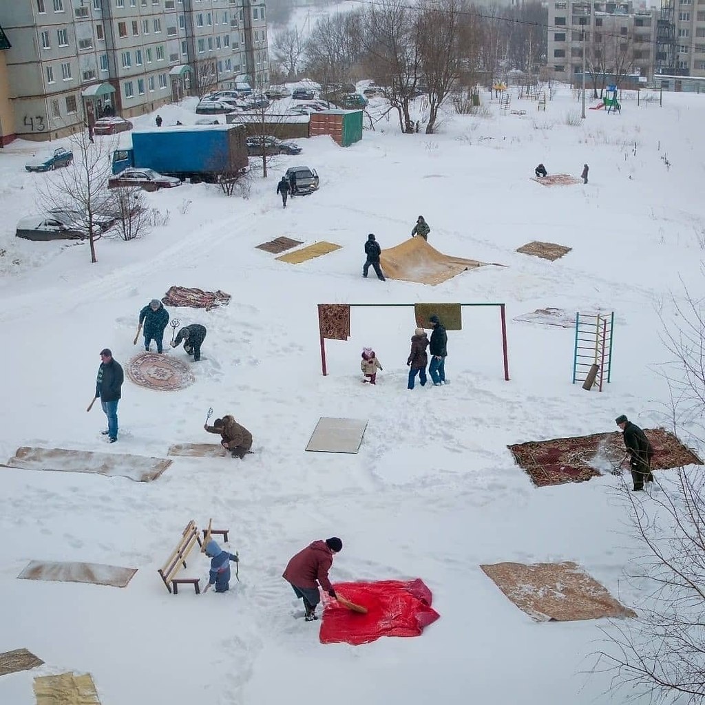 Выбивать ковер на снегу