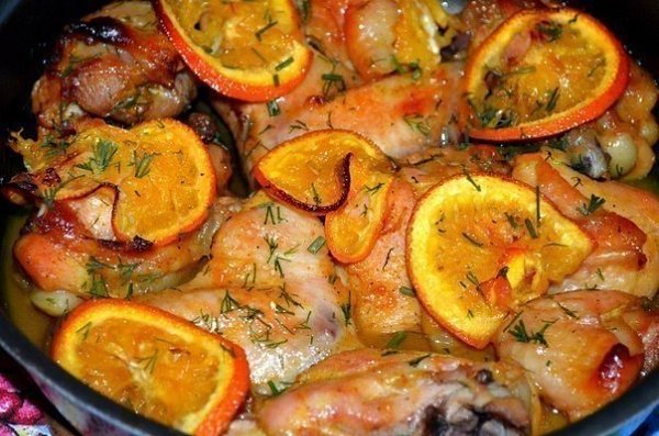 Это просто нереально вкусная курица! Мясо получается мягким, нежным, сочным, просто пальчики ...