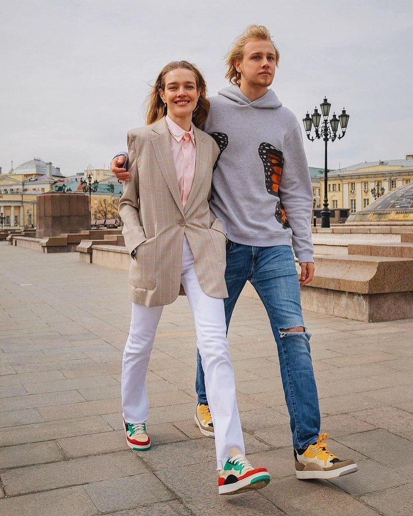 Наталья Водянова с сыном в Москве 2021