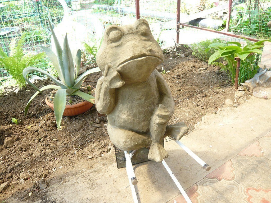Лягушка из цемента для сада своими руками фото пошагово