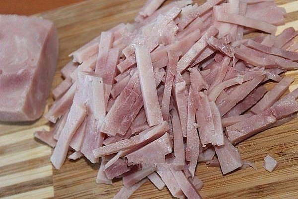 Салат из ветчины, помидоров, огурцов и сыра .Предлагаю вашему вниманию рецепт простого и вкусного ... - 2