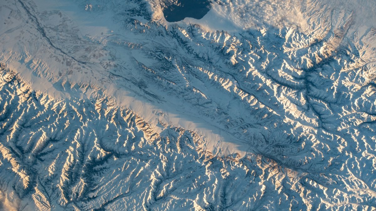 Горы Тянь Шань из космоса