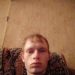 Максим, 26, Горловка