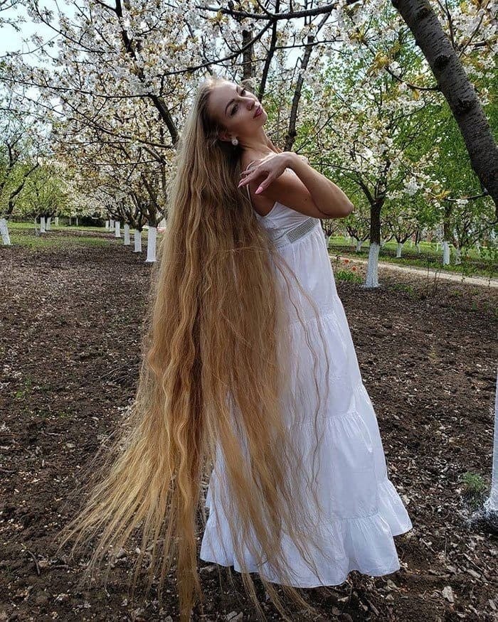 Чем длиннее волосы тем женственнее женщина