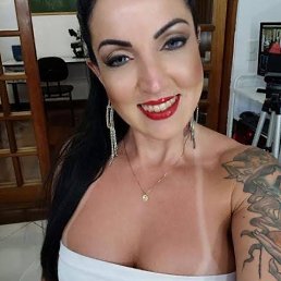 AdrianaN., 39, 