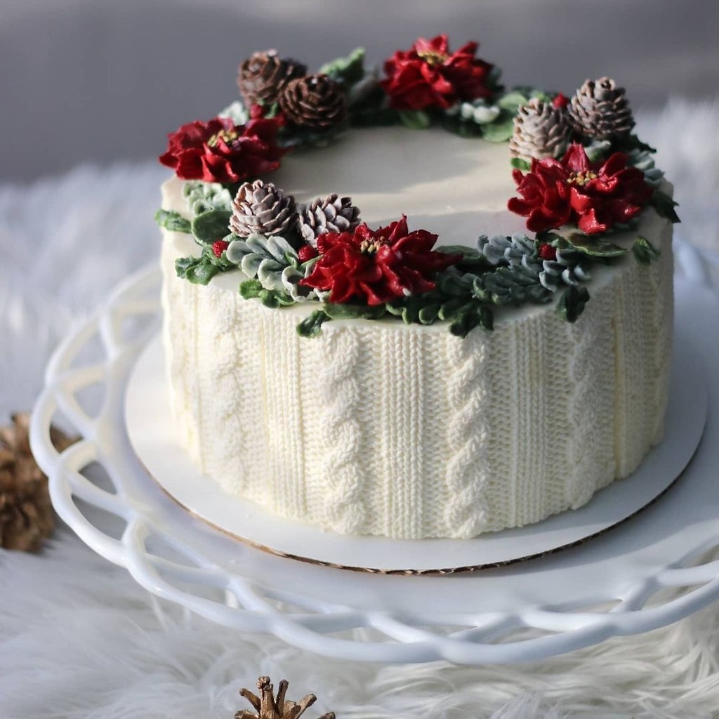 Декор торта кремом на Рождество