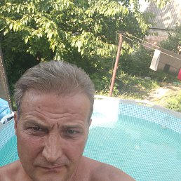Евгений, 55, Красноармейск