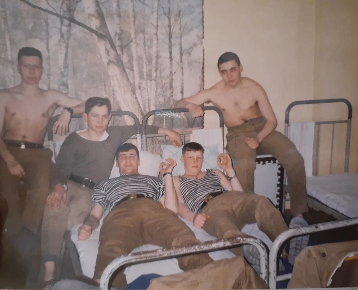 Жириновский в армии фото