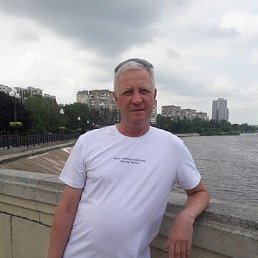 Сергей, 56 лет, Донецк-Северный станция