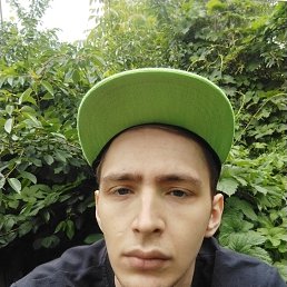 Данил, 24, Кировск