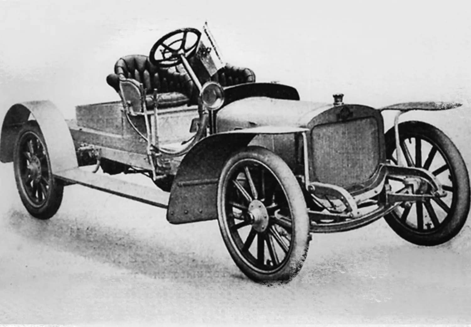 Зикерт автомобиль. Руссо-Балт 1909. Руссо-Балт с24/40. Первый русский автомобиль Руссо Балт. Руссо-Балт с-24, 1909.
