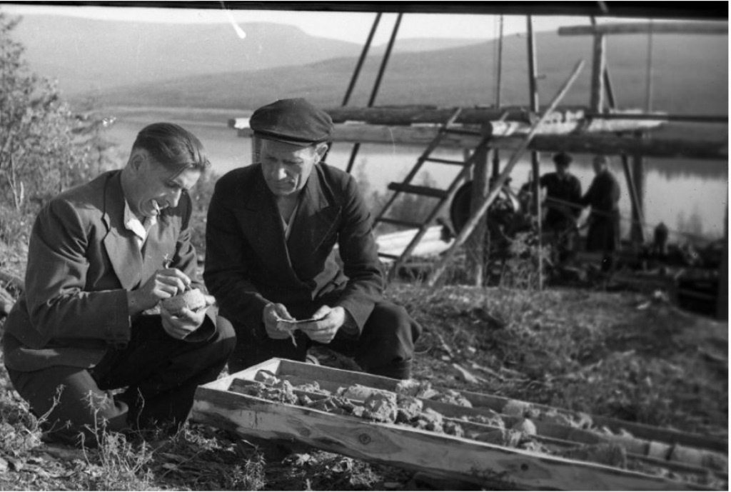 Профессия геолога разведчика по прежнему полна. Шеологи Сибирь 1950 годы. Геологи 1960-е. Геологи в горах 1930 гг. Советские геологи.