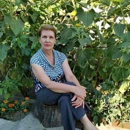Ольга, 67 лет, Луганск