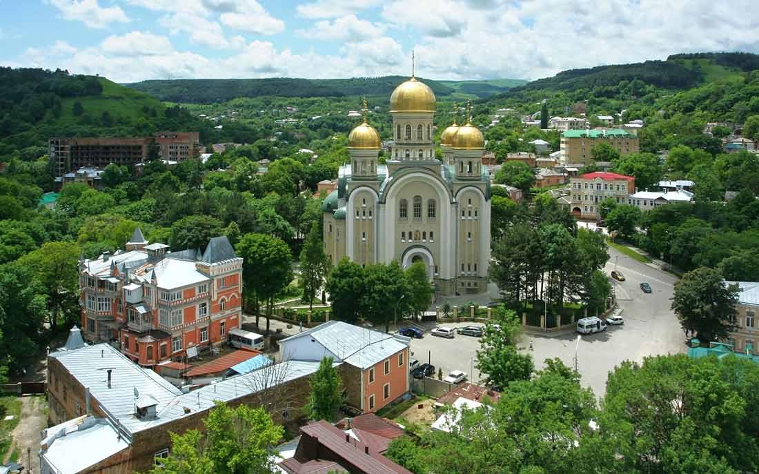 Фото храма зимой города Кисловодска