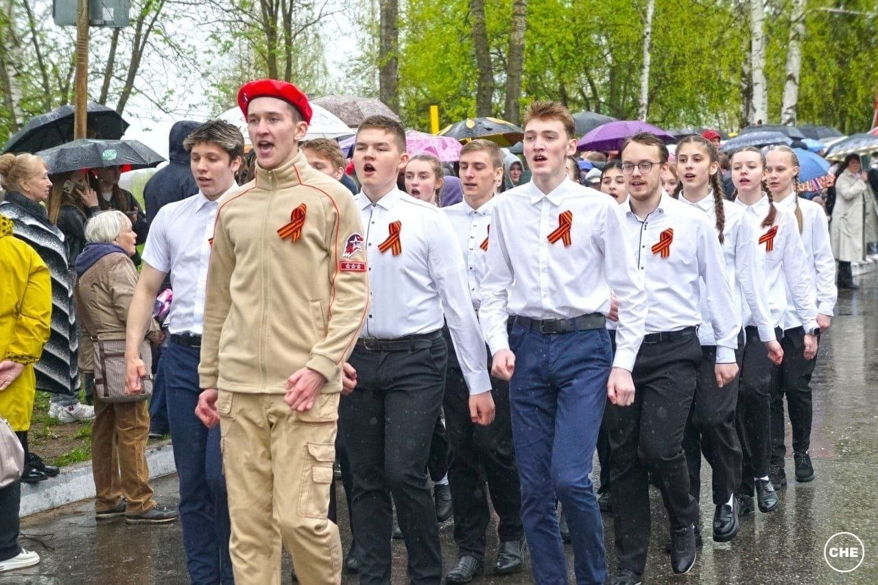 В Кирово-Чепецке прошёл традиционный смотр строя и ... - ТИПИЧНЫЙ КИРОВ ...