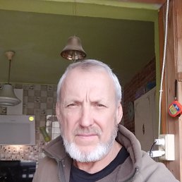 Олег, 65, Ялта