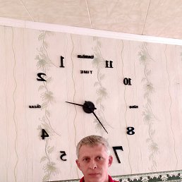 Илья, 42, Новобурейский