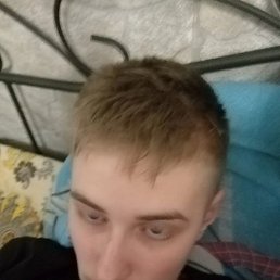 Илья, 19, Ярославль