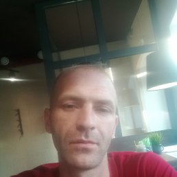 Павел, 30, Тула