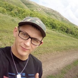 Антон, 23, Змеиногорск