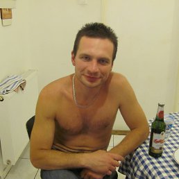 Andrej, 42, 