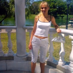 LAURA, 44, Красный Луч, Луганская область