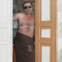 Aleksandr, 54, 