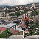 na fone goroda TBILISI )) �� ������� ���� ����������