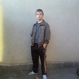 Илья Долженков, 27, Казанская