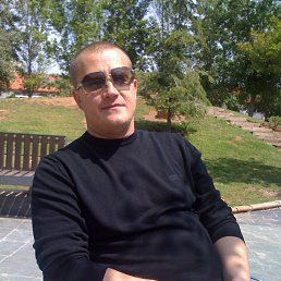 Oleg, 45, 