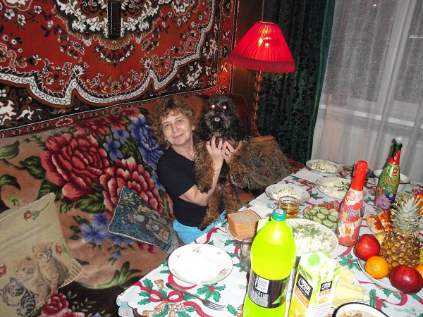 Фотография «С кем встречаете?» - с любимой женой и верным псом Сенькой - константин, 57 лет, Санкт-Петербург Новый год 2014 - Фото: с любимой женой и верным псом Сенькой - константин полянкин, 57 лет, Санкт-Петербург