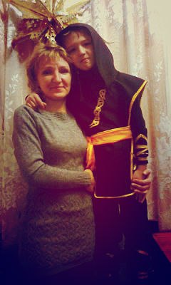 Фотография «С кем встречаете?» - Я и сынок - Светлана, 50 лет, Шымкент Новый год 2014 - Фото: Я и сынок - Светлана Смолина, 50 лет, Шымкент