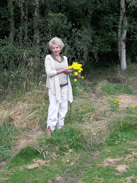  : albina, 71 , 