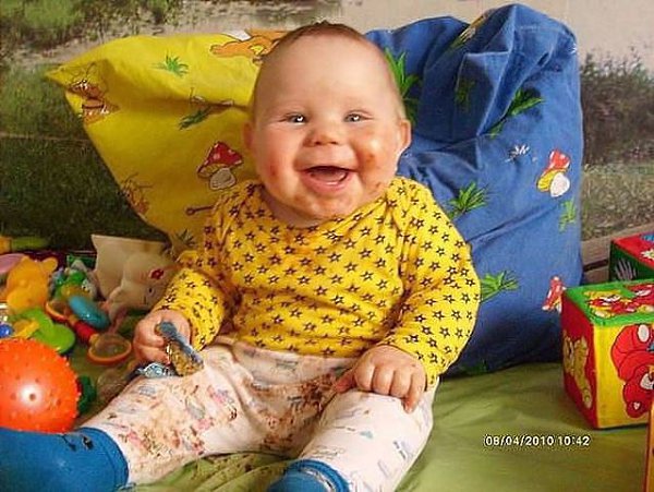 Вы думаете, почему я такой довольный? Потому что мама потеряла конфетку, А Я ЕЕ НАШЕЛ!!!)))