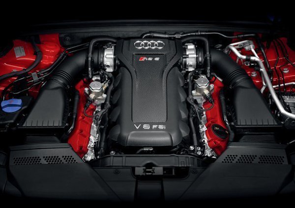 Audi RS5. Максимальная скорость 250 км/час, время разгона до 100 км/час - 4 сек - 3